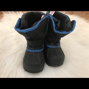 Kids snow boots